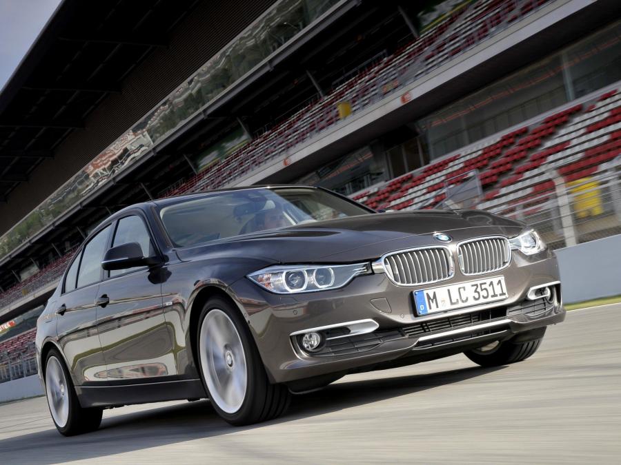  BMW 320d Sedan Modern Line 2012 года  (фото 1 из 16)
